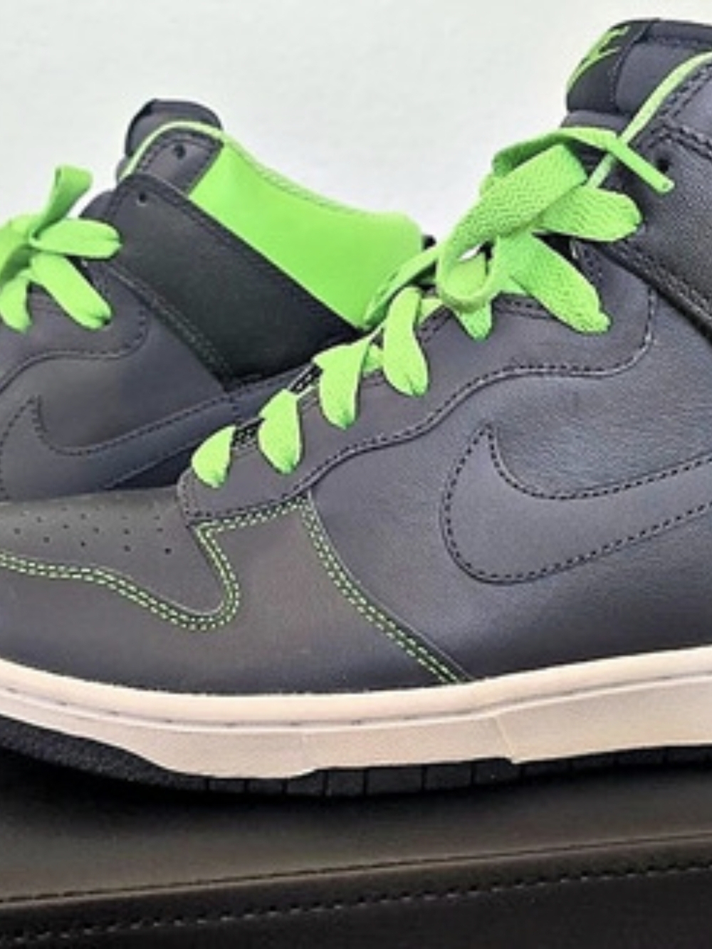 Nike Dunk High-Top Sneakers in Black & Green Like New